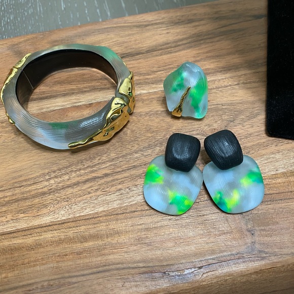 Molten Gold Lucite Alexis Bittar Set - Fluorescent Sky - Picture 2 of 10
